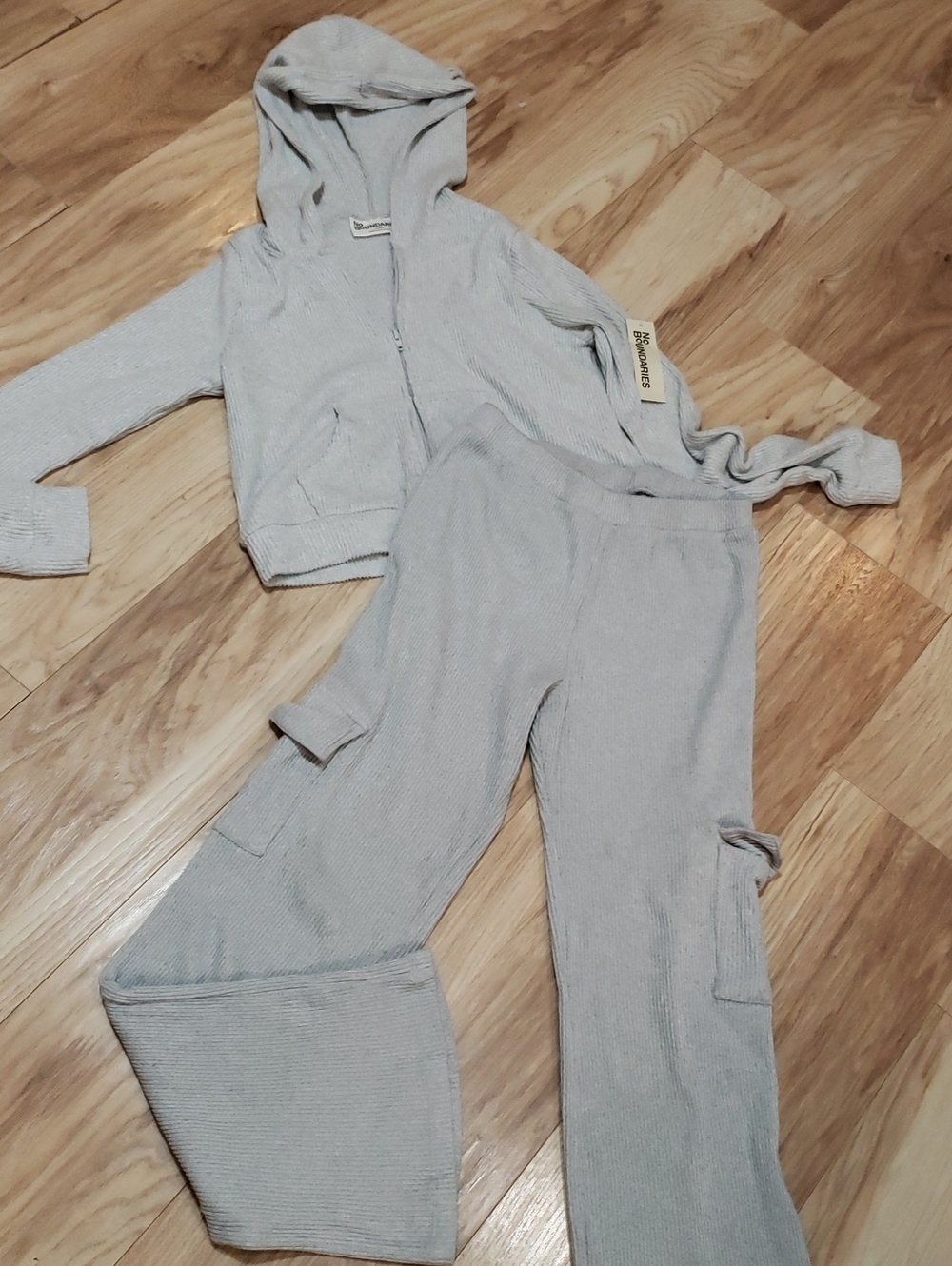 GrayKnitted Athelesiure Cozy 2 Piece Sweat Bottom And Zip Up Cropped Hooded Med